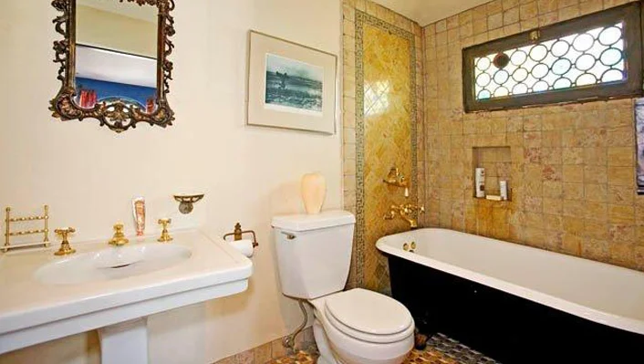 Malibu Colony photo 29