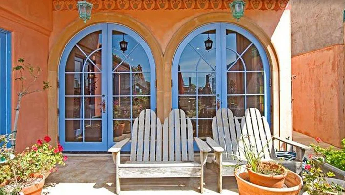 Malibu Colony photo 3