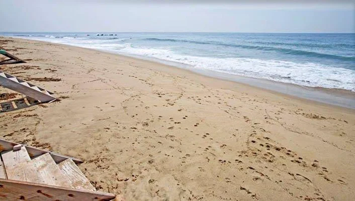 Malibu Colony photo 5